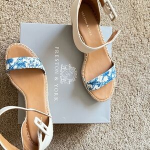 Preston & York Women's Cream and Blue Sandals